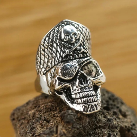 Other - Pirate Skull Chunky Statement • Tibetan Silver Punk-Rock Ring • Size: 10
